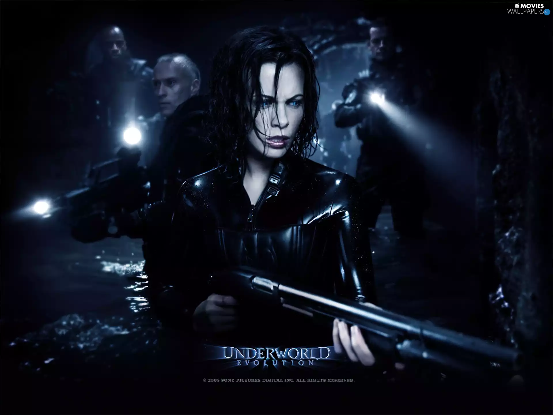 Underworld, Weapons, Kate Beckinsale, tunnel